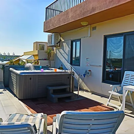 Stunning Views 4 Bedroom Penthouse In Διαμέρισμα *