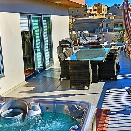 Stunning Views 4 Bedroom Penthouse In *