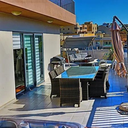 Stunning Views 4 Bedroom Penthouse In Διαμέρισμα *