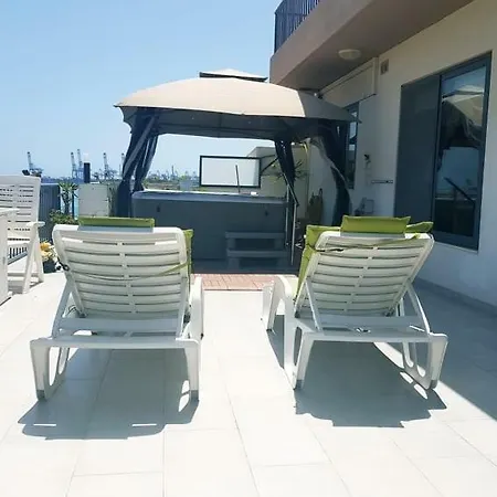 Stunning Views 4 Bedroom Penthouse In Διαμέρισμα